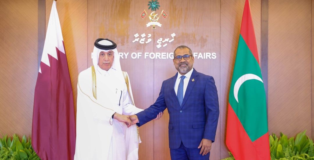 Minister of Foreign Affairs Dr. Abdulla Khaleel meets with the Minister of State for Foreign Affairs and member of the Cabinet of the State of Qatar, Sultan bin Saad bin Sultan Al Muraikhi