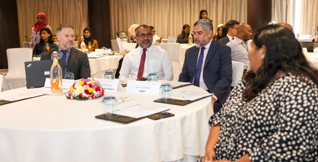 ކޮމަންވެލްތު އޭޝިއާ ރީޖަނަލް ހިއުމަން ރައިޓްސް ވަރކްޝޮޕް ހުޅުވުމުގެ ރަސްމިއްޔާތުގައި އެންއެމްއައިއާރުއެފްގެ މަސައްކަތަށް ފޮރިން މިނިސްޓަރު އަބްދުالله ޚަލީލް ތައުރީފު ކުރައްވައިފި