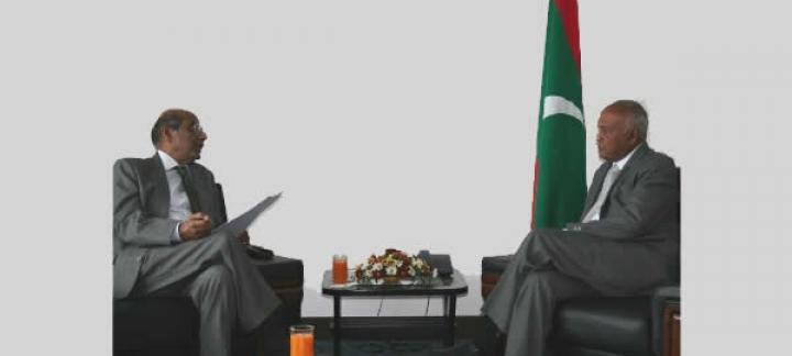 Minister of Foreign Affairs meets with former Foreign Secretary of India