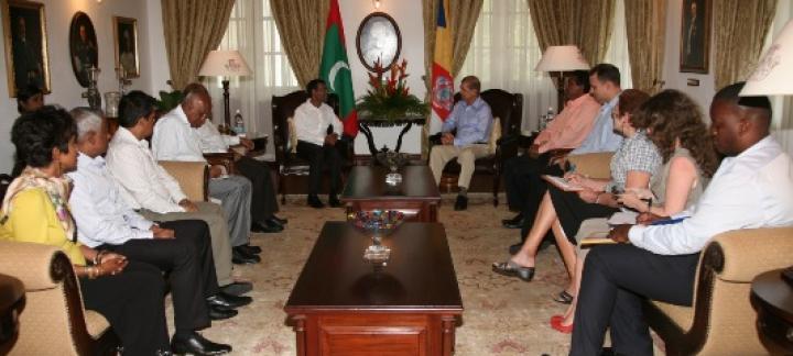 Minister of Foreign Affairs calls on his Seychellois counterpart