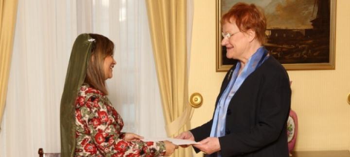Ambassador Dr. Farah Presents Credentials to the Finnish President