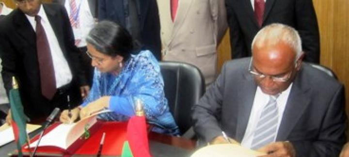 Minister signed a MoU with Bangladesh