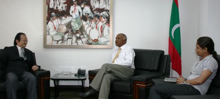 Visiting Chinese Cultural troop meets with the Minister