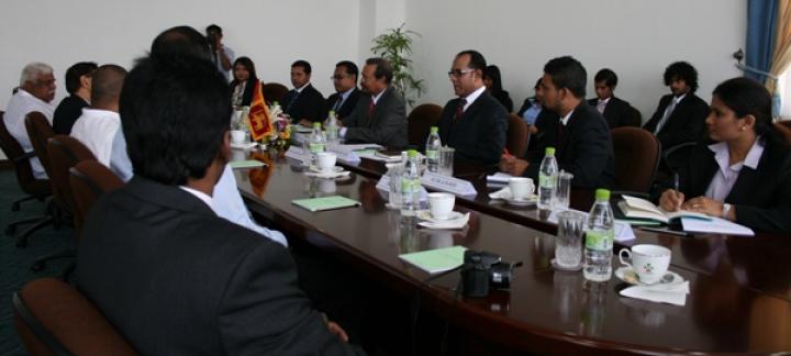 Foreign Minister holds Official Talks with his Sri Lankan Counterpart