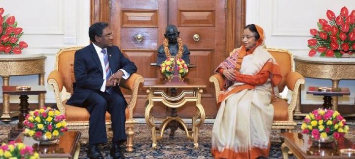 President Waheed and First Lady meet Indian President