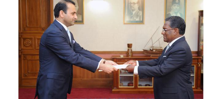 New Afghan Ambassador Presents Credentials to the President
