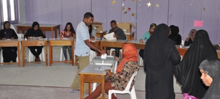 Election run-off commences