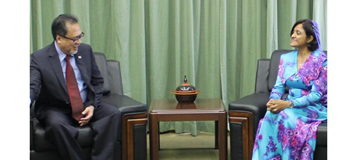 Ambassador of the Republic of Philippines Calls on the Minister of Foreign Affairs