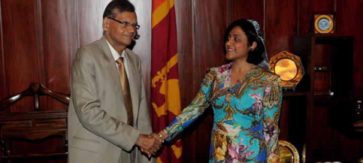 Foreign Minister Dunya meets with Minister of External Affairs of Sri Lanka