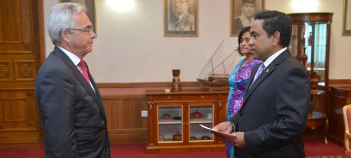 New French Ambassador Presents Credentials to the President