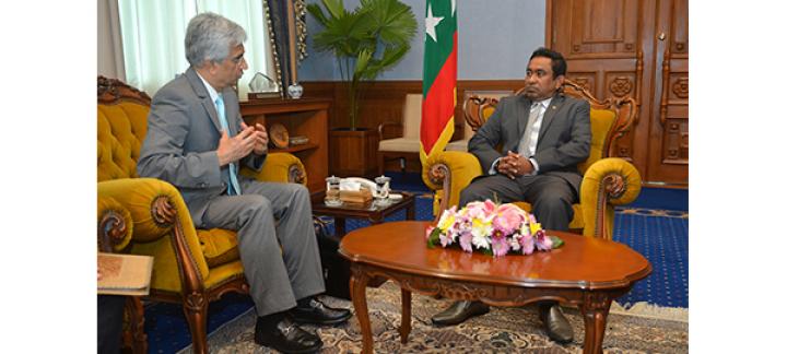 Visiting World Bank officials call on the President