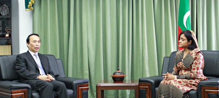 New Laos Ambassador calls on the Foreign Minister